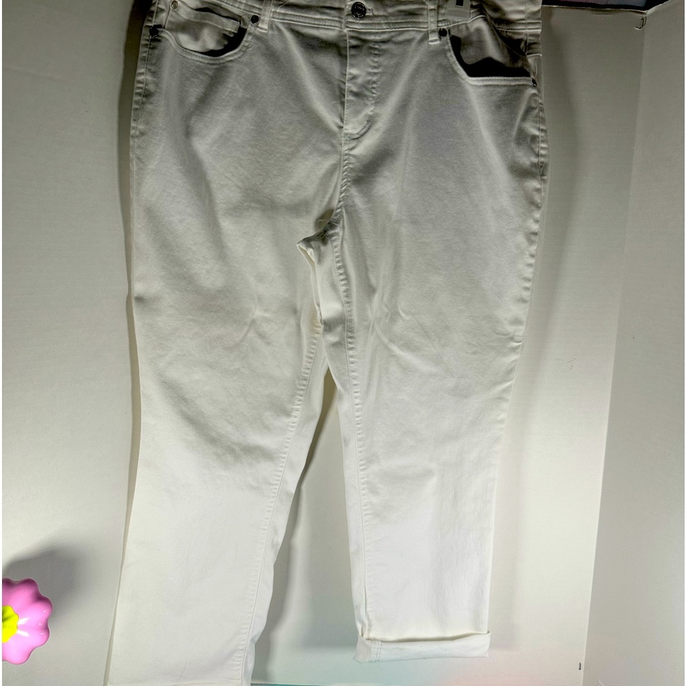 Cato women’s plus size white capris